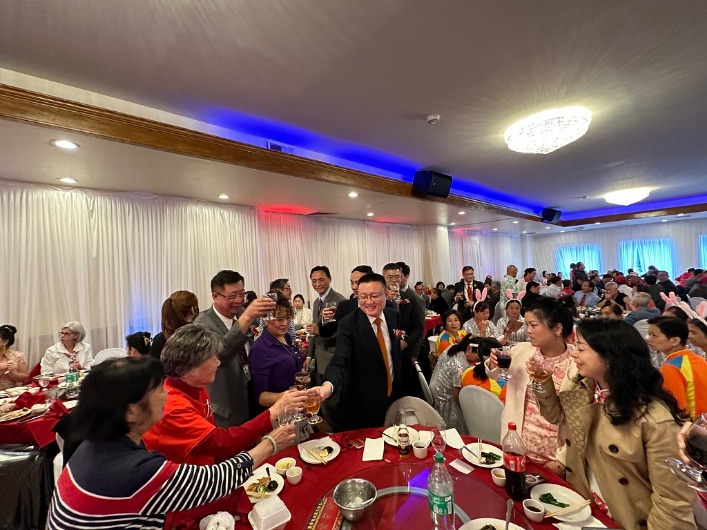 青学荣耀之,夺冠庆功,学子畅游箱,10bet体育指数,体育赛事指数平台,足球赛事指数,比赛指数数据,体育赛事信息